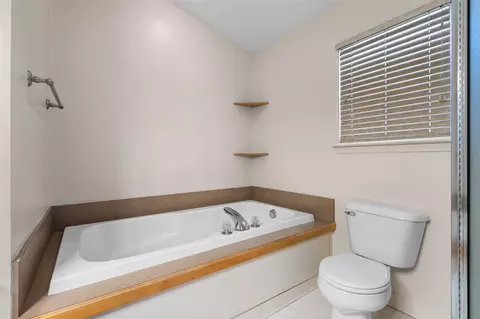 9639 Hampton, Belleville, MI 48111 photo 35