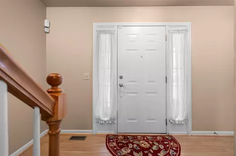 9639 Hampton, Belleville, MI 48111 photo 3