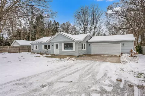 10350 S Sprinkle, Vicksburg, MI 49097