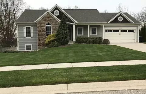 5262 Naples Cedar, Wyoming, MI 49519