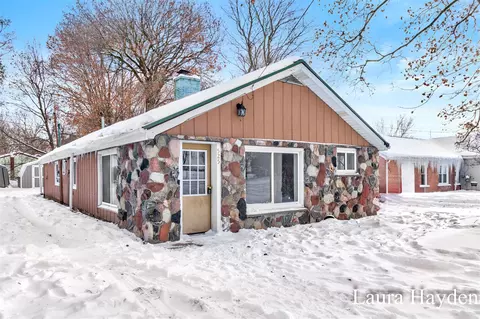 525 S 1st, Edmore, MI 48829