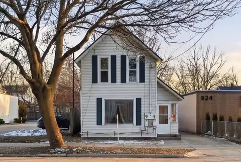 914 Fulton, Grand Rapids, MI 49504