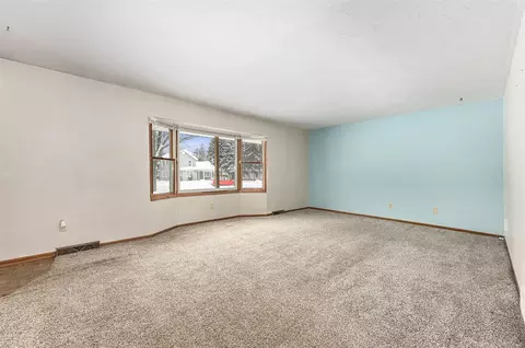 Living - 3030 Newell, Burnips, MI 49314 photo 2 of 4