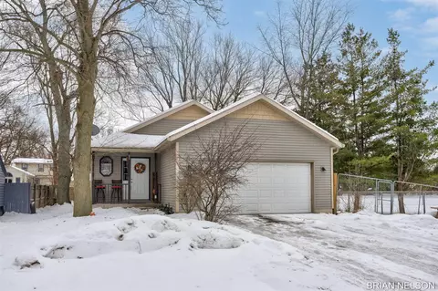 80 E 37th, Holland, MI 49423