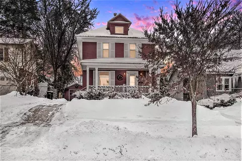 28 E 23rd, Holland, MI 49423