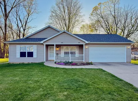 911 S Lincoln, Three Rivers, MI 49093