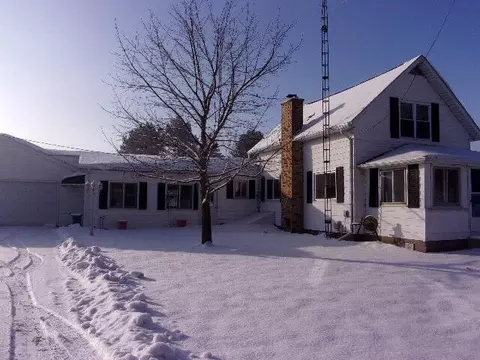 16305 Manitou Bch, Manitou Beach, MI 49253