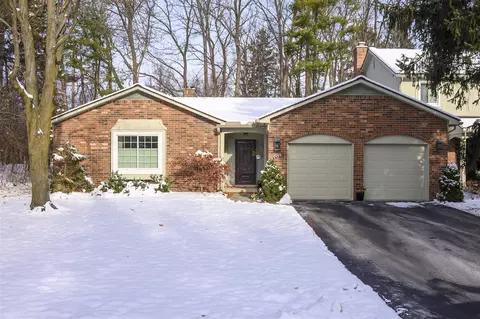 5592 N Adams, Bloomfield Hills, MI 48302