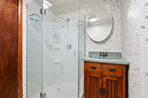 Bath - 412 6th, Three Rivers, MI 49093 photo 1 of 3