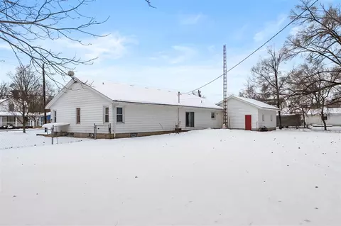 Exterior - 412 6th, Three Rivers, MI 49093 photo 5 of 6