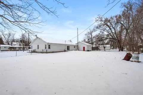 Exterior - 412 6th, Three Rivers, MI 49093 photo 4 of 6