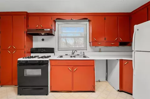 Kitchen - 412 6th, Three Rivers, MI 49093 photo 1 of 2