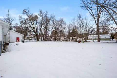 Exterior - 412 6th, Three Rivers, MI 49093 photo 3 of 6