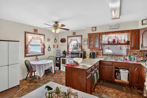 Kitchen - 908 Springcrest, Jackson, MI 49203 photo 1 of 4