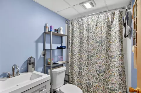 Bath - 908 Springcrest, Jackson, MI 49203 photo 2 of 2