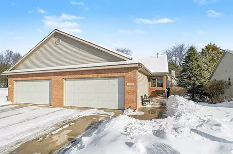 17574 Park Pl, Spring Lake, MI 49456