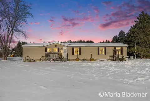 1451 W Charles, Ionia, MI 48846