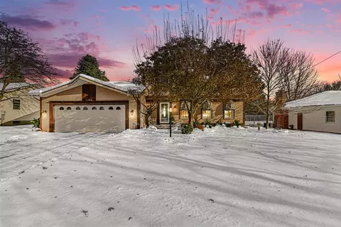 2260 Elmridge, Grand Rapids, MI 49504