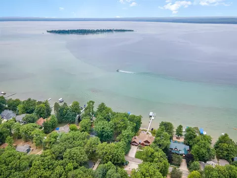 255 Robbins, Roscommon, MI 48653 photo 25