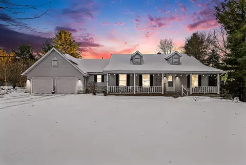 5560 Red Arrow, Coloma, MI 49038