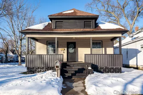 262 W W Frst, Muskegon, MI 49441