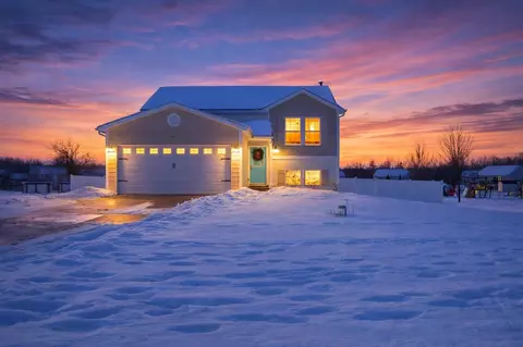 5278 Fieldstone Mdw, Cedar Springs, MI 49319
