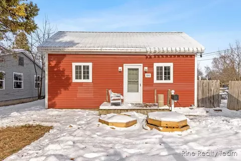 1510 W Stewart, Owosso, MI 48867