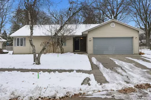1102 N Ball, Owosso, MI 48867