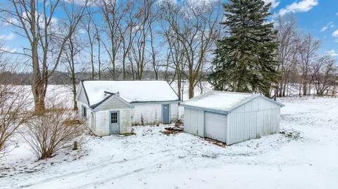 7640 Clark Lk, Jackson, MI 49201