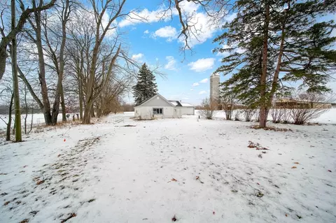 Exterior - 7640 Clark Lk, Jackson, MI 49201 photo 3 of 5