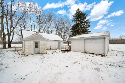 Exterior - 7640 Clark Lk, Jackson, MI 49201 photo 2 of 5