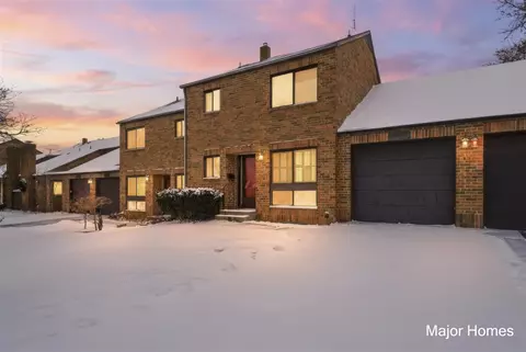 241 Heritage Cmns, Grand Rapids, MI 49503