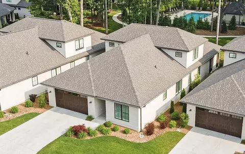 2059 Ottawa Bch, Holland, MI 49424