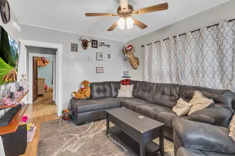 Living - 550 Sparks, Jackson, MI 49202 photo 1 of 2