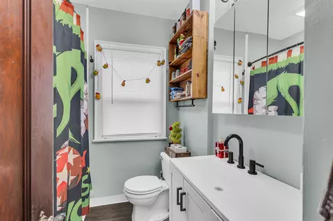 Bath - 550 Sparks, Jackson, MI 49202 photo 1 of 2