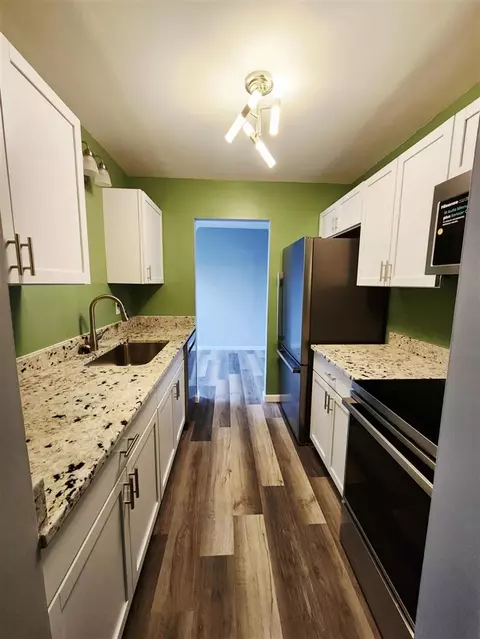 Kitchen - 1955 Westbrook, Jackson, MI 49201 photo 1 of 3