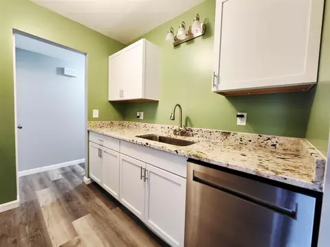 Kitchen - 1955 Westbrook, Jackson, MI 49201 photo 3 of 3