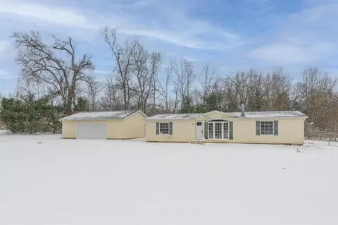 23515 Morton, Dowagiac, MI 49047