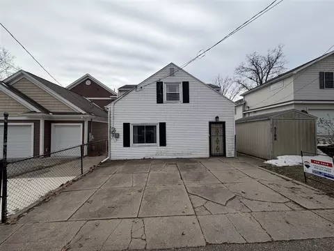 5188 Deep Pt, Portage, MI 49002