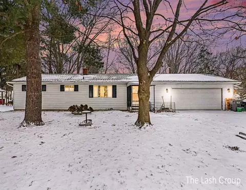 5328 Lindenwood, Kalamazoo, MI 49004