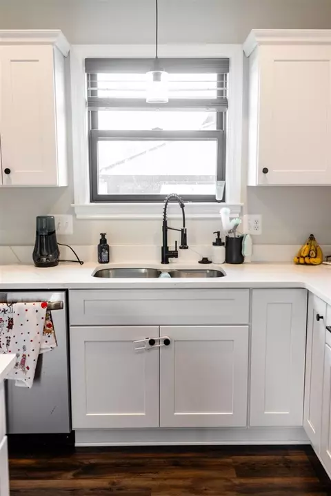 Kitchen - 1826 Riley, Saint Clair, MI 48079 photo 2 of 4