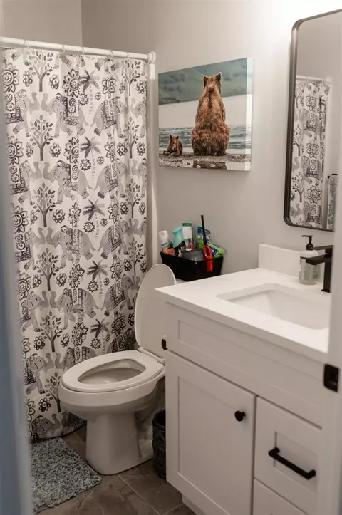Bath - 1826 Riley, Saint Clair, MI 48079 photo 1 of 7