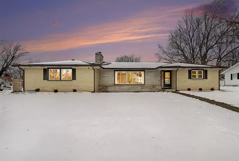 305 E 3rd, Lawton, MI 49065