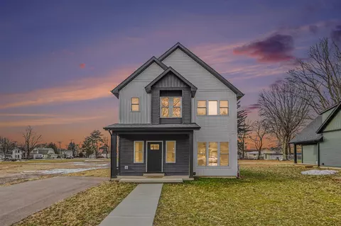 105 Lester, Dowagiac, MI 49047