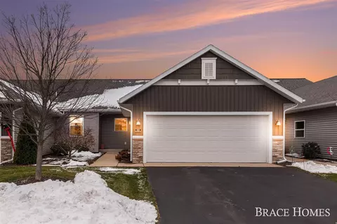 8119 Byron Crk, Byron Center, MI 49315