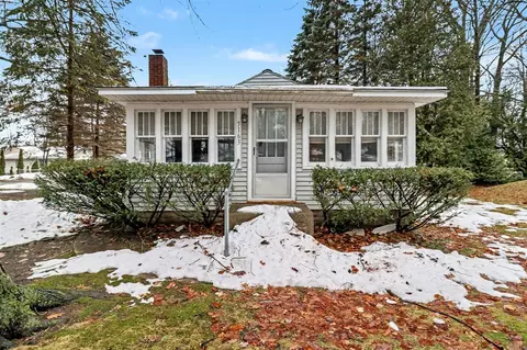 3163 N Lakeshore, Ludington, MI 49431