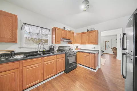 206 W Vandercook, Jackson, MI 49203 photo 2