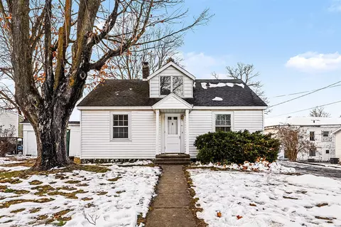 31 N Fair, Newaygo, MI 49337