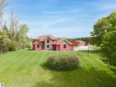 17582 Leroy, Leroy, MI 49655