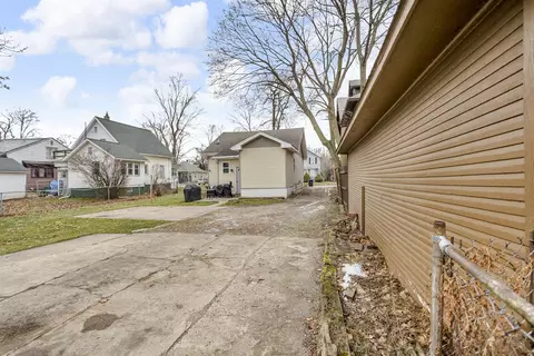 Exterior - 110 N Thompson, Jackson, MI 49202 photo 5 of 6